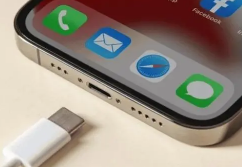 滦平苹果15维修分享iPhone15改USB-C接口后能和安卓用户互借充电器吗 